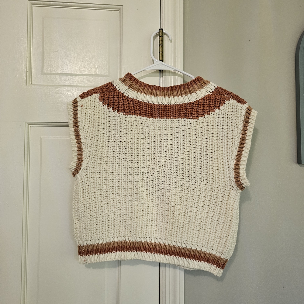 Sadie & Sage Cream and Brown V-Neck Sweater - Picture 2 of 4